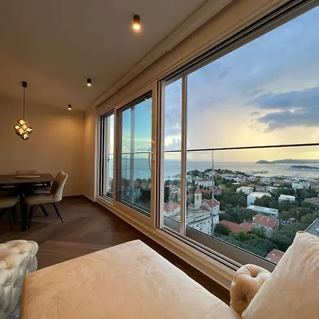 Apartment Touch The Sky Split Exterior photo